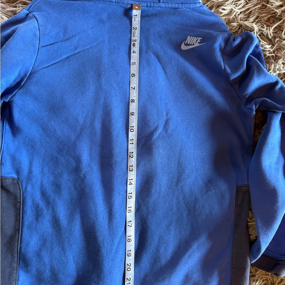 Nike Sportswear Amplify Sweatshirt Pullover Hoodie Boys Youth XL Graphic Blue - Picture 9 of 9